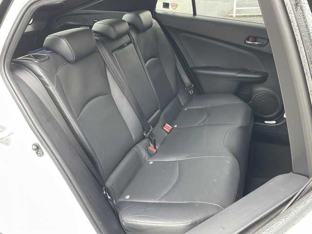 トヨタ プリウス A プレミアム 山形県 2017(平29)年 8.9万km ホワイトパールクリスタルシャイン 禁煙車/Toyota Safety Sense /・プリクラッシュセーフティ/・レーンディパーチャーアラート/・オートマチックハイビーム/・レーダークルーズコントロール/ヘッドアップディスプレイ/パーキングアシスト/合皮シート/純正ナビ(DSZT-YC4T)/CD.DVD.BT.SD/フルセグ/バック・フロントカメラ/パワーシート/シートヒーター/ETC2.0/AC100V(1500W)/純正エンジンスターター/ソライブレコーダー/LEDヘッドライト/プッシュスタート/スマートキー