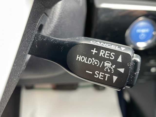 トヨタ プリウス A プレミアム 山形県 2017(平29)年 8.9万km ホワイトパールクリスタルシャイン 禁煙車/Toyota Safety Sense /・プリクラッシュセーフティ/・レーンディパーチャーアラート/・オートマチックハイビーム/・レーダークルーズコントロール/ヘッドアップディスプレイ/パーキングアシスト/合皮シート/純正ナビ(DSZT-YC4T)/CD.DVD.BT.SD/フルセグ/バック・フロントカメラ/パワーシート/シートヒーター/ETC2.0/AC100V(1500W)/純正エンジンスターター/ソライブレコーダー/LEDヘッドライト/プッシュスタート/スマートキー