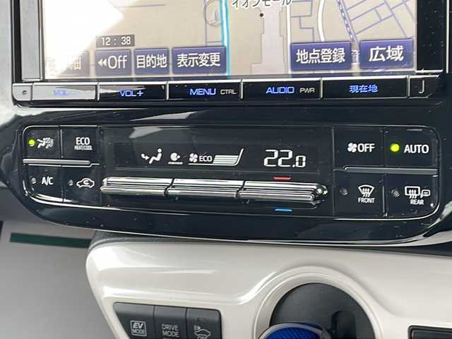 トヨタ プリウス A プレミアム 山形県 2017(平29)年 8.9万km ホワイトパールクリスタルシャイン 禁煙車/Toyota Safety Sense /・プリクラッシュセーフティ/・レーンディパーチャーアラート/・オートマチックハイビーム/・レーダークルーズコントロール/ヘッドアップディスプレイ/パーキングアシスト/合皮シート/純正ナビ(DSZT-YC4T)/CD.DVD.BT.SD/フルセグ/バック・フロントカメラ/パワーシート/シートヒーター/ETC2.0/AC100V(1500W)/純正エンジンスターター/ソライブレコーダー/LEDヘッドライト/プッシュスタート/スマートキー