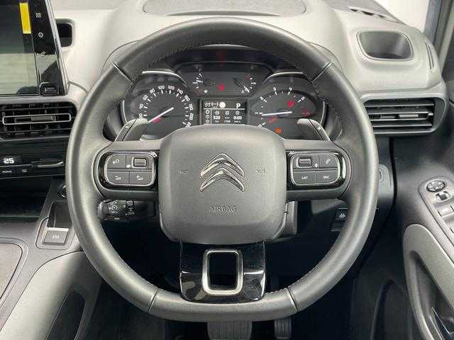 シトロエン シトロエン ベルランゴ シャイン 埼玉県 2020(令2)年 1.6万km ベージュ ワンオーナー /ガラスルーフ /純正ディスプレイオーディオ /AppleCarPlay /バックカメラ サイドカメラ/ACC /BSM /ETC /ドライブレコーダー