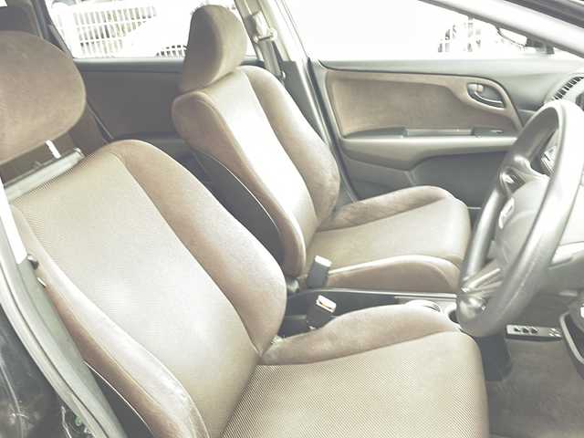 ホンダ ストリーム X 福島県 2006(平18)年 16.9万km ナイトホークブラックパール ４ＷＤ　社外ＨＤＤナビ　フルセグＴＶ　ＥＴＣ　ＨＩＤヘッドライト　オートライト　フォグランプ　リモコンキー　エンジンスターター　純正ドアバイザー　純正フロアマット　電格ミラー　ワイパーデアイサー