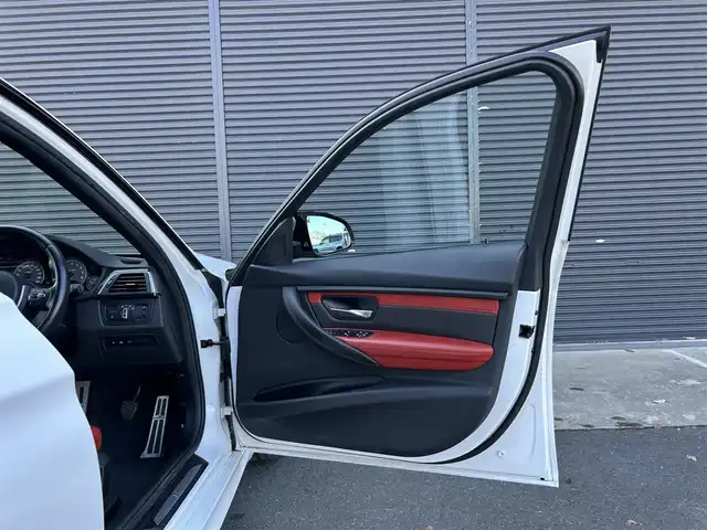 ＢＭＷ Ｍ３ 茨城県 2017(平29)年 3.5万km アルピンホワイトⅢ Mパフォ-マンスエアロパッケージ /アダプティブMサスペンション /カーボンスポイラ-/スプリッタ-/ディフュ-ザ-/ドアミラ- /純正19インチ黒塗装鍛造アルミ /HUD /赤革Mスポ-ツシ-ト シ-トヒ-タ- /M付PWシ-ト /LED /ナビ /TV /BT/USB/DVD/CD/衝突軽減B/レーンディパーチャーウォーニング/レーンチェンジウォーニング/ETC2.0/ドラレコ/禁煙車