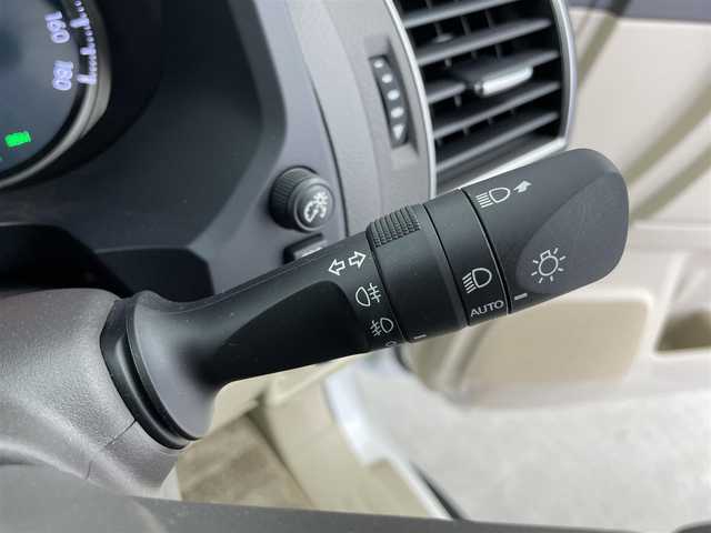 トヨタ ランドクルーザー プラド TX Lパッケージ 富山県 2022(令4)年 0.9万km ホワイトパールクリスタルシャイン サンルーフ/モデリスタエアロ/モデリスタスポーツマフラー/純正9型ナビ（AM/FM/BT/USB）/全方位カメラ/レザーシート/D/N席パワーシート/シートヒーター/エアシート/ブラインドスポットモニター/衝突被害軽減システム/レーダークルーズコントロール/レーンキープアシスト/コーナーセンサー/横滑り防止装置/オートLEDライト/ETC/純正アルミホイール/純正フロアマット/スマートキー/スペアキー