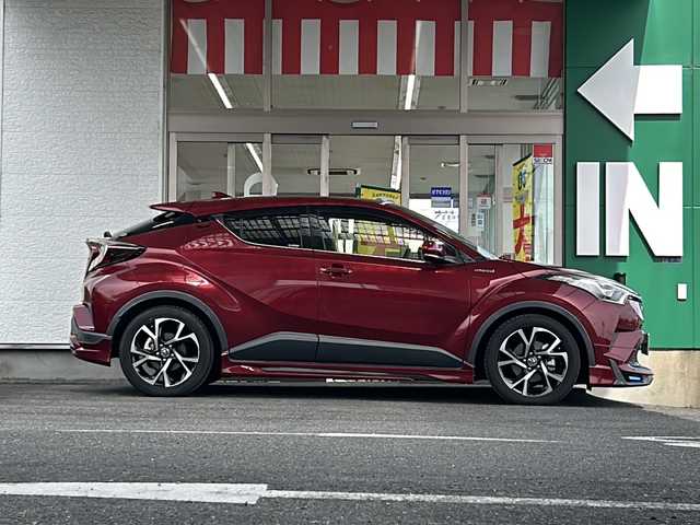 トヨタ Ｃ－ＨＲ G 愛知県 2017(平29)年 11万km センシュアルレッドマイカ 1オーナー/モデリスタフルエアロ/レーダークルーズコントロール/トヨタセーフティセンス/ブラインドスポットモニター/LKA/プリクラッシュセーフティ/KENWOODドラレコ連動型９インチナビ/Bカメラ/フルセグ（キャンセラー付）/Bluetooth/ハーフレザーシート/シートヒーター/ナビ連動型ドラレコ前後/ETC2.0/HDMI入力端子/USB入力端子×６個/純正AW/純正フロアマット/オートハイビーム/オートリトラミラー/ウィンカーミラー/電格ミラー/ドアバイザー/ステアリモコン/保証書/取扱説明書/記録簿R6