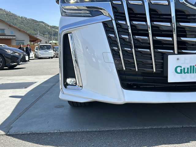 トヨタ アルファード S 山梨県 2023(令5)年 1.8万km ホワイトパールクリスタルシャイン ディスプレイオーディオ/バックカメラ/両側パワースライドドア/ETC/クルーズコントロール/禁煙車/LEDヘッドライト/Bluetooth再生/純正１８インチアルミ/衝突軽減システム/オートマチックハイビーム/コーナーセンサー/スペアキー/フリップダウンモニター