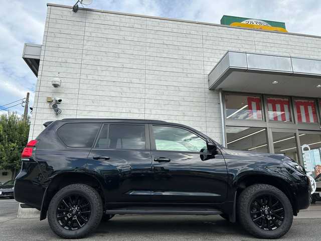 トヨタ ランドクルーザー プラド TX Lパッケージ ブラックED 兵庫県 2020(令2)年 3.8万km アティチュードブラックマイカ 外部検査済み/特別仕様車/7人乗り/ALPINE9型ナビTV/CD/DVD/Bluetooth/トヨタセーフティセンス/追従クルコン/衝突軽減ブレーキ/レザーシート/シートヒーター/シートクーラー/専用18インチアルミホイール/ブリジストン/DUELER/ATタイヤ/（前後2024年製）/LEDヘッドライト/LEDフォグライト/電動サードシート/オートハイビーム/バックカメラ/ETC/スマートキー/スペアキー/新車保証書/取扱説明書