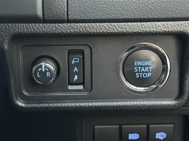 トヨタ ランドクルーザー プラド TX Lパッケージ ブラックED 兵庫県 2020(令2)年 3.8万km アティチュードブラックマイカ 7人乗り/アルパイン9インチナビ/　（AM/FM/CD/DVD/SD/BT/USB)/フルセグTV/バックカメラ/ステアリングリモコン/プリクラッシュセーフティー/レーンアシスト/クルーズコントロール/先行車発進告知/横滑り防止装置/オートライト/オートハイビーム/ビルドインETC/レザーシート/前席パワーシート/前席（シートヒーター・エアシート）/純正フロアマット/LEDヘッドライト/ヘッドライトウォッシャー/クリアランスソナー/ルーフレール/純正18インチアルミホイール