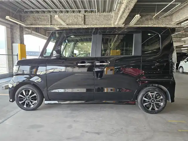 ホンダ Ｎ ＢＯＸ カスタム G L ホンダセンシング 兵庫県 2020(令2)年 6.2万km クリスタルブラックパール 純正ナビ(BT/CD/DVD)/フルセグTV/パワースライドドア(片側)/バックカメラ/ビルトインETC/ドライブレコーダー/アダプティブクルーズコントロール/ソナーセンサー/ホンダセンシング/・衝突軽減ブレーキ/・誤発進抑制機能(前後)/・歩行者事故低減ステアリング/・先行車発進お知らせ機能/・車線維持支援システム/・オートハイビーム/・標識認識機能/LEDヘッドランプ/ステアリングスイッチ/レザー調シートカバー付/純正14インチアルミホイール/スマートキーシステム/プッシュエンジンスタート/禁煙車
