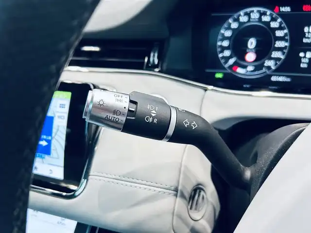 ランドローバー レンジローバーイヴォーク ファーストエディション 大阪府 2019(令1)年 3.2万km グレー ワンオーナー/ガラスルーフ/レザーシート/メモリ付きパワーシート/シートヒーター/HUD/ACC/純正ナビ/TV/360度カメラ/applecarplay/メリディアン/純正20インチAW/電動リアゲート/ブラインドスポット/ETC/ドラレコ/デジタルインナーミラー/ステアリングヒーター