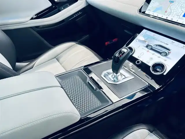 ランドローバー レンジローバーイヴォーク ファーストエディション 大阪府 2019(令1)年 3.2万km グレー ワンオーナー/ガラスルーフ/レザーシート/メモリ付きパワーシート/シートヒーター/HUD/ACC/純正ナビ/TV/360度カメラ/applecarplay/メリディアン/純正20インチAW/電動リアゲート/ブラインドスポット/ETC/ドラレコ/デジタルインナーミラー/ステアリングヒーター