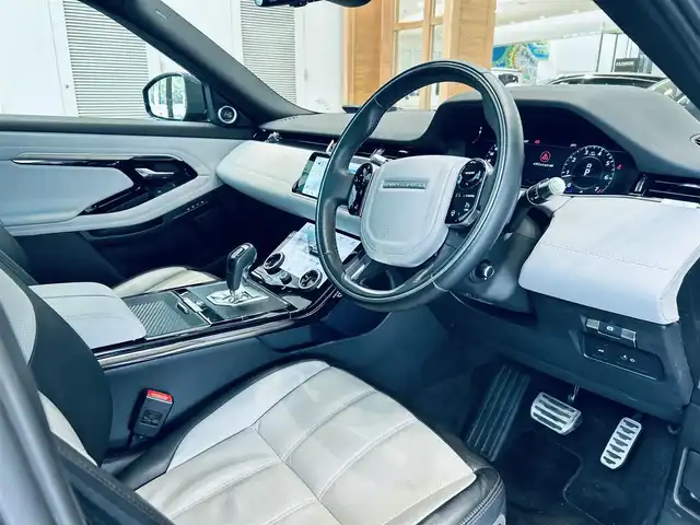 ランドローバー レンジローバーイヴォーク ファーストエディション 大阪府 2019(令1)年 3.2万km グレー ワンオーナー/ガラスルーフ/レザーシート/メモリ付きパワーシート/シートヒーター/HUD/ACC/純正ナビ/TV/360度カメラ/applecarplay/メリディアン/純正20インチAW/電動リアゲート/ブラインドスポット/ETC/ドラレコ/デジタルインナーミラー/ステアリングヒーター