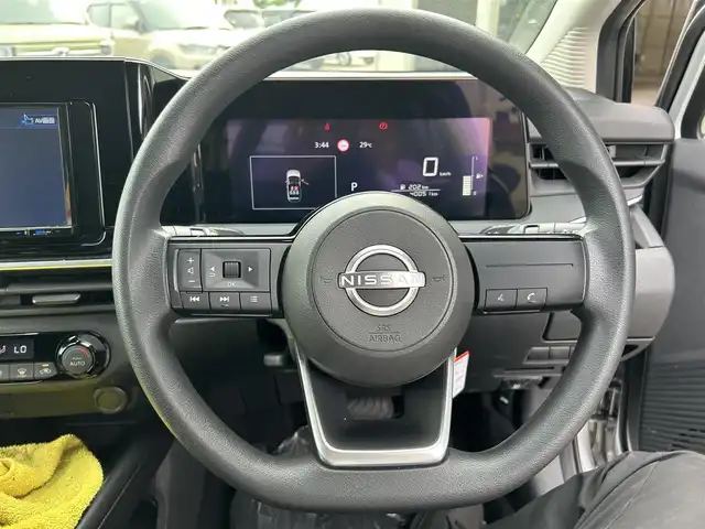 日産 ノート X 和歌山県 2021(令3)年 4万km ブリリアントシルバー 社外９型ナビ/フルセグTV/バックカメラ/（BT/CD/DVD)/エマージェンシーブレーキ/前後コーナーセンサー/横滑り防止機能/前後ドライブレコーダー/ビルトインETC/電子パーキング/オートホールド/純正フロアマット/ドライブモード/LEDヘッドライト/オートライト/オートハイビーム