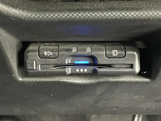 トヨタ ライズ Z 岡山県 2020(令2)年 4.1万km ブラックマイカメタリック 社外9インチメモリナビ(MDV-908HDL)/(CD/DVD/フルセグ/Bluetooth)/衝突軽減ブレーキ/アラウンドビューモニター/レーダークルーズコントロール/ビルトインETC/シートヒーター/LEDヘッドライト/コーナーセンサー/レーンキープアシスト/オートハイビーム/プッシュスタート/スマートキー/スペアキー/アイドリングストップ/社外フロアマット/新車保証書/取扱説明書