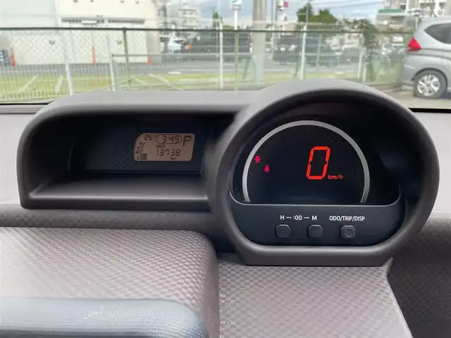 トヨタ スペイド X 神奈川県 2017(平29)年 1.4万km プレシャスブラックパール 助手席回転チルトシート車　Ａタイプ/左側パワースライドドア/プリクラセーフティシステム/レーンキープアシスト/オートハイビーム/純正メモリーナビ（NSZT-W68T）/　・フルセグTV/　・DVD/CD/AM/FM/SD/　・BT/キーレスキー/スペアキー（板キー）/ETC/電動格納ミラー/アイドリングストップ/横滑り防止装置/純正フロアマット/純正ドアバイザー/保証書/ナビ取説