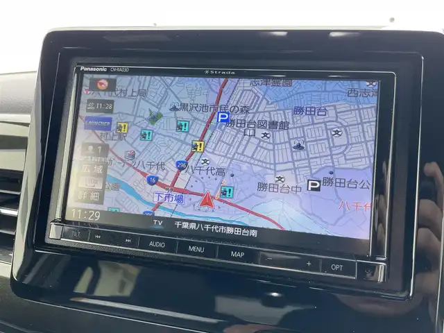 ホンダ Ｎ ＢＯＸ カスタム G EX ターボ ホンダセンシング 千葉県 2017(平29)年 10.8万km プレミアムホワイトパールⅡ (株)IDOMが運営する【じしゃロン八千代店】の自社ローン対象車両になります。こちらは現金またはオートローンご利用時の価格です。自社ローンご希望の方は別途その旨お申付け下さい/ターボ車/社外SDナビ(CN-RA03D)/【フルセグ/BT/DVD/CD/USB/SD/AM/FM/iPod】/バックカメラ/ビルトインETC/社外前方ドライブレコーダー/両側パワースライド/Honda SENSING/・衝突軽減ブレーキ/・オートハイビーム/・誤発進抑制機能/・後方誤発進抑制機能/・路外逸脱警報機能/・アダプティブクルーズコントロール/・車線維持支援システム/・歩行者事故低減ステアリング/・先行車発進お知らせ機能/・標識認識機能/(最高速度、はみ出し通行禁止、一時停止、進入禁止)/アイドリングストップ/ハーフレザー/パドルシフト/ステアリングスイッチ/サンシェード/社外ドアバイザー/社外フロアマット/保証・取説/スペアキーx1