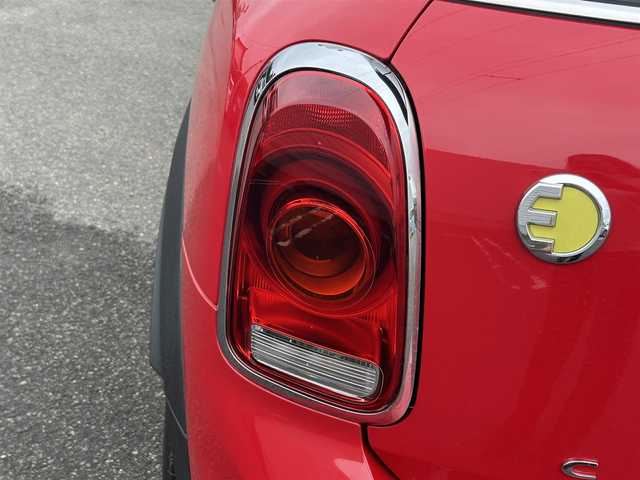 ＭＩＮＩ ミニ クロスオーバー クーパー S E オール4 山形県 2017(平29)年 3.3万km 赤 4WD/純正ナビ/FM/AM/USB/AUX/Bluetooth/ヘッドアップディスプレイ/インテリジェントセーフティ/クルーズコントロール/電動リアゲート/電動パーキングブレーキ/横滑り防止装置/前席シートヒーター/ハーフレザーシート/LEDライト/フォグランプ/バックカメラ/ルーフ/ドアバイザー/スマートキー
