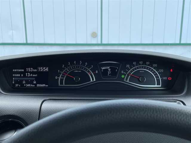 ホンダ Ｎ ＢＯＸ カスタム G L ホンダセンシング 山梨県 2019(令1)年 5.6万km プラチナホワイトパール 純正メモリナビ(VXM-194VFi)/純正CD/DVD/Bluetooth接続/フルセグTV/バックカメラ/ETC/ドライブレコーダー/片側電動スライドドア/衝突被害軽減システム/レーンキープアシスト/スペアキー1本/取扱説明書/保証書