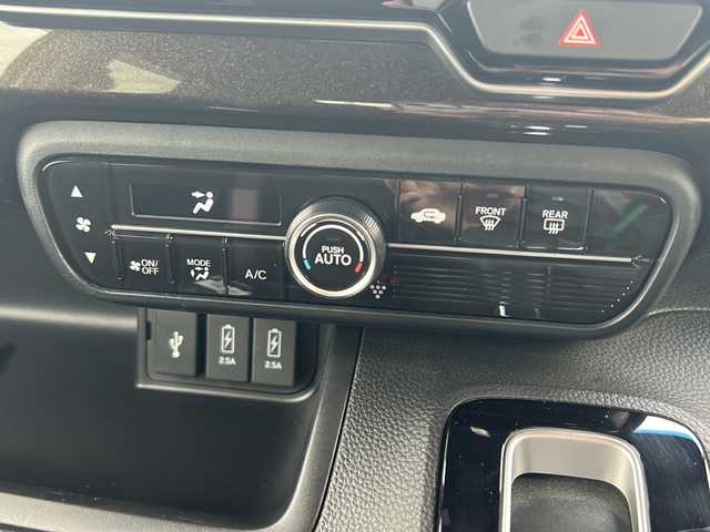 ホンダ Ｎ ＢＯＸ カスタム G L ホンダセンシング 佐賀県 2019(令1)年 5.6万km プラチナホワイトパール /ツートン//純正メモリナビ//CD/DVD/Bluetooth/フルセグTV//バックカメラ//ETC//ドライブレコーダー//片側電動スライドドア//純正LEDヘッドライト//純正14インチアルミホイール//純正フロアマット//純正ドアバイザー//取扱説明書//新車保証書//スペアキー1本//ホンダセンシング//レーンキープアシスト