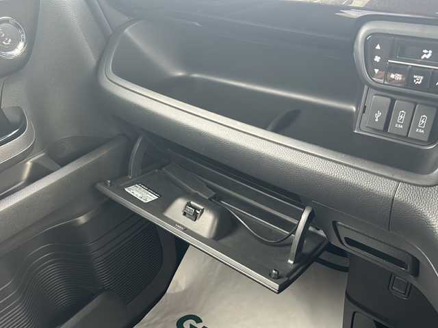 ホンダ Ｎ ＢＯＸ カスタム G L ホンダセンシング 佐賀県 2019(令1)年 5.6万km プラチナホワイトパール /ツートン//純正メモリナビ//CD/DVD/Bluetooth/フルセグTV//バックカメラ//ETC//ドライブレコーダー//片側電動スライドドア//純正LEDヘッドライト//純正14インチアルミホイール//純正フロアマット//純正ドアバイザー//取扱説明書//新車保証書//スペアキー1本//ホンダセンシング//レーンキープアシスト