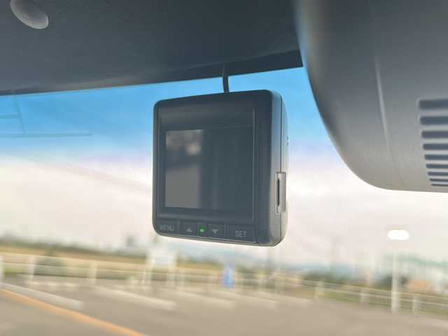 ホンダ Ｎ ＢＯＸ カスタム G L ホンダセンシング 佐賀県 2019(令1)年 5.6万km プラチナホワイトパール /ツートン//純正メモリナビ//CD/DVD/Bluetooth/フルセグTV//バックカメラ//ETC//ドライブレコーダー//片側電動スライドドア//純正LEDヘッドライト//純正14インチアルミホイール//純正フロアマット//純正ドアバイザー//取扱説明書//新車保証書//スペアキー1本//ホンダセンシング//レーンキープアシスト