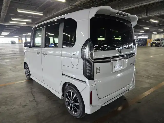 ホンダ Ｎ ＢＯＸ カスタム G L ホンダセンシング 福岡県 2020(令2)年 4.3万km プラチナホワイトパール 純正8型ナビ/　(Bluetooth/CD/DVD)/フルセグTV/両側パワースライドドア/バックカメラ/ビルトインETC/アダプティブクルーズコントロール/ソナーセンサー/ホンダセンシング/・衝突軽減ブレーキ/・誤発進抑制機能(前後)/・歩行者事故低減ステアリング/・先行車発進お知らせ機能/・車線維持支援システム/・オートハイビーム/・標識認識機能/LEDヘッドランプ/ステアリングスイッチ/前席シートヒーター/純正14インチアルミホイール/スマートキーシステム/プッシュエンジンスタート/禁煙車