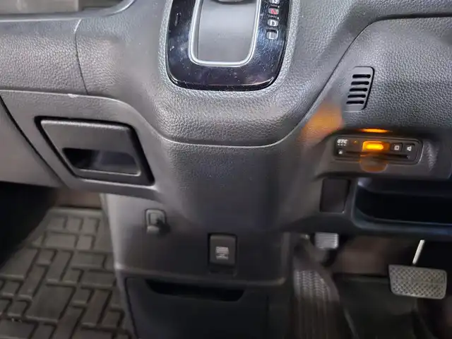 ホンダ Ｎ ＢＯＸ カスタム G L ホンダセンシング 福岡県 2020(令2)年 4.3万km プラチナホワイトパール 純正8型ナビ/　(Bluetooth/CD/DVD)/フルセグTV/両側パワースライドドア/バックカメラ/ビルトインETC/アダプティブクルーズコントロール/ソナーセンサー/ホンダセンシング/・衝突軽減ブレーキ/・誤発進抑制機能(前後)/・歩行者事故低減ステアリング/・先行車発進お知らせ機能/・車線維持支援システム/・オートハイビーム/・標識認識機能/LEDヘッドランプ/ステアリングスイッチ/前席シートヒーター/純正14インチアルミホイール/スマートキーシステム/プッシュエンジンスタート/禁煙車