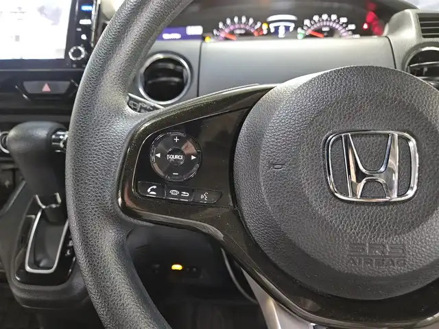 ホンダ Ｎ ＢＯＸ カスタム G L ホンダセンシング 福岡県 2020(令2)年 4.3万km プラチナホワイトパール 純正8型ナビ/　(Bluetooth/CD/DVD)/フルセグTV/両側パワースライドドア/バックカメラ/ビルトインETC/アダプティブクルーズコントロール/ソナーセンサー/ホンダセンシング/・衝突軽減ブレーキ/・誤発進抑制機能(前後)/・歩行者事故低減ステアリング/・先行車発進お知らせ機能/・車線維持支援システム/・オートハイビーム/・標識認識機能/LEDヘッドランプ/ステアリングスイッチ/前席シートヒーター/純正14インチアルミホイール/スマートキーシステム/プッシュエンジンスタート/禁煙車