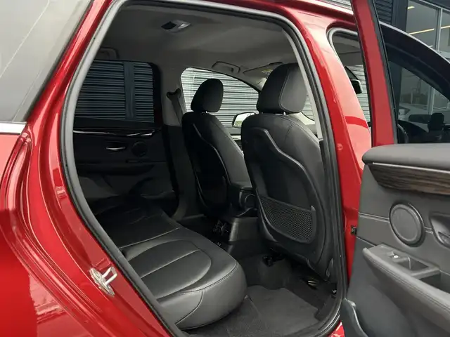 ＢＭＷ ２１８ｄ アクティブツアラー ラグジュアリー 茨城県 2019(令1)年 2.2万km 赤 後期型　/アドバンスドアクティブＳＦＴ　/ＡＣＣ　/ＨＵＤ　/コンフォートＰKG　/ＰＷテールゲート　/コンフォートアクセス　/パーキングサポートＰKG　/Ｂカメラ　/ＰＤＣ　/黒革　/シートヒーター　/Ｍ付ＰＷシート　/ナビ　/社外ＴＶ　/ＬＥＤ　/ＥＴＣ/禁煙車