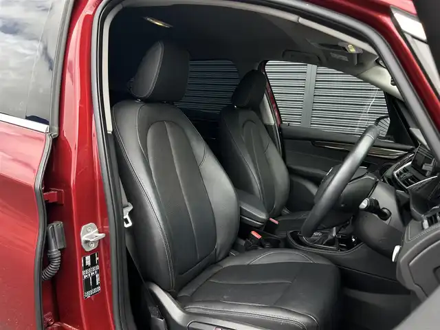 ＢＭＷ ２１８ｄ アクティブツアラー ラグジュアリー 茨城県 2019(令1)年 2.2万km 赤 後期型　/アドバンスドアクティブＳＦＴ　/ＡＣＣ　/ＨＵＤ　/コンフォートＰKG　/ＰＷテールゲート　/コンフォートアクセス　/パーキングサポートＰKG　/Ｂカメラ　/ＰＤＣ　/黒革　/シートヒーター　/Ｍ付ＰＷシート　/ナビ　/社外ＴＶ　/ＬＥＤ　/ＥＴＣ/禁煙車