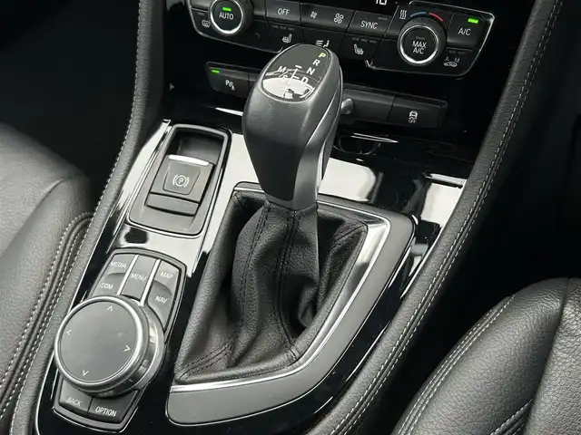 ＢＭＷ ２１８ｄ アクティブツアラー ラグジュアリー 茨城県 2019(令1)年 2.2万km 赤 後期型　/アドバンスドアクティブＳＦＴ　/ＡＣＣ　/ＨＵＤ　/コンフォートＰKG　/ＰＷテールゲート　/コンフォートアクセス　/パーキングサポートＰKG　/Ｂカメラ　/ＰＤＣ　/黒革　/シートヒーター　/Ｍ付ＰＷシート　/ナビ　/社外ＴＶ　/ＬＥＤ　/ＥＴＣ/禁煙車