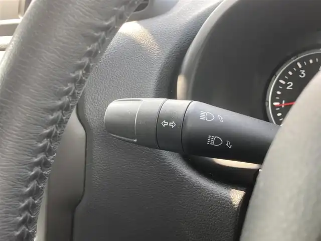 クライスラー・ジープ レネゲード スレートブルー 熊本県 2020(令2)年 4.6万km 青 ・スマートキー/・プッシュスタート/・自動緊急ブレーキ/・レーンセンス/・パークセンス/・ブラインドスポットモニター/・アクティブヘッドライト/・クルーズコントロール(追従式)/・黒革シート/・前席パワーシート/・前席シートヒーター /・ハンドルヒーター /・純正メモリナビ/　【Bluetooth・USB・AppleCarPlay・AndroidAuto】/・フルセグTV/・バックカメラ/・ETC2.0/・ドライブレコーダー(前後録画)/・LEDヘッドランプ/・LEDフォグランプ/・純正マット