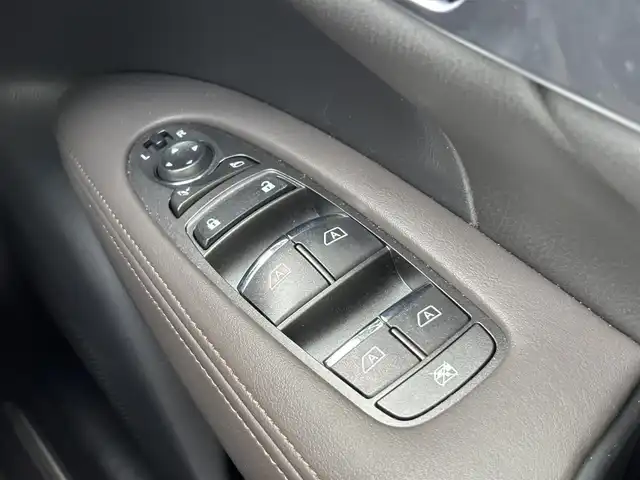 日産 フーガ 370GT FOUR 福岡県 2015(平27)年 2.4万km ブラックパール 〇純正ナビ/〇フルセグTV/〇ETC/〇ドライブレコーダー/〇プレミアムインテリアパッケージ/〇ブラウンセミアニリン革シート/〇インテリジェントクルーズコントロール/〇全方位運転支援システム/〇LEDヘッドランプ/〇オートライト/〇純正18インチアルミホイール/〇純正フロアマット/〇革巻きステアリングホイール/〇SRSエアバッグ/〇フォレストエアコン/〇パワーシート/パワーオットマン(助手席)/〇アームレスト/〇インテリジェントキー/アラウンドビューモニター/〇スペアキー/〇禁煙車