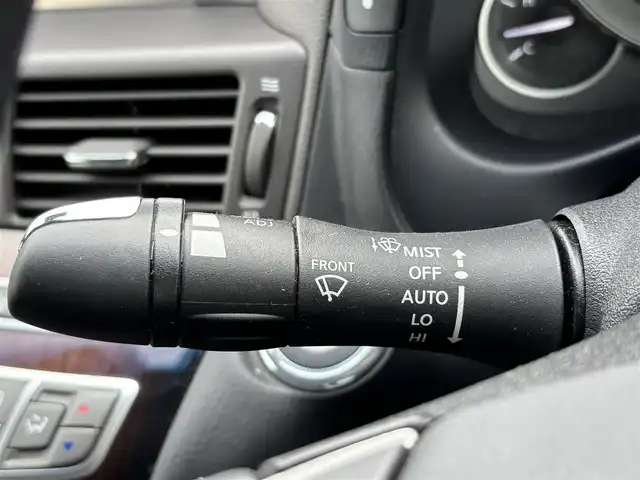 日産 フーガ 370GT FOUR 福岡県 2015(平27)年 2.4万km ブラックパール 〇純正ナビ/〇フルセグTV/〇ETC/〇ドライブレコーダー/〇プレミアムインテリアパッケージ/〇ブラウンセミアニリン革シート/〇インテリジェントクルーズコントロール/〇全方位運転支援システム/〇LEDヘッドランプ/〇オートライト/〇純正18インチアルミホイール/〇純正フロアマット/〇革巻きステアリングホイール/〇SRSエアバッグ/〇フォレストエアコン/〇パワーシート/パワーオットマン(助手席)/〇アームレスト/〇インテリジェントキー/アラウンドビューモニター/〇スペアキー/〇禁煙車