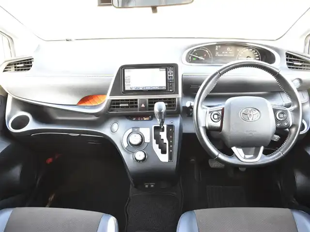 トヨタ シエンタ ハイブリッド ファンベースG クエロ 福岡県 2020(令2)年 4.7万km ホワイトパールクリスタルシャイン ワンオーナー/トヨタセーフティセンス/ALPINE製メモリーナビ/フルセグ/CD/DVD/BT/HDMI/バックカメラ/ALPINE製フリップダウンモニター/前後ドライブレコーダー/純正LEDヘッドライト/両側パワースライドドア/クルーズコントロール/ハーフレザーシート/コーナーセンサー/革巻きステアリング/ステアリングスイッチ/プッシュスタート/スマートキー/ビルトインETC/新車時保証書/取扱説明書