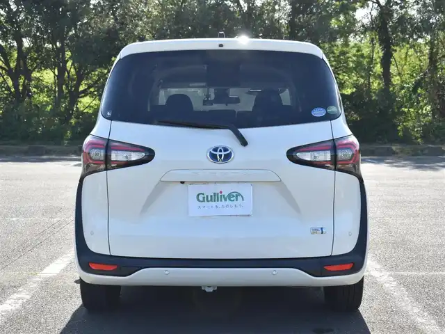 トヨタ シエンタ ハイブリッド ファンベースG クエロ 福岡県 2020(令2)年 4.7万km ホワイトパールクリスタルシャイン ワンオーナー/トヨタセーフティセンス/ALPINE製メモリーナビ/フルセグ/CD/DVD/BT/HDMI/バックカメラ/ALPINE製フリップダウンモニター/前後ドライブレコーダー/純正LEDヘッドライト/両側パワースライドドア/クルーズコントロール/ハーフレザーシート/コーナーセンサー/革巻きステアリング/ステアリングスイッチ/プッシュスタート/スマートキー/ビルトインETC/新車時保証書/取扱説明書