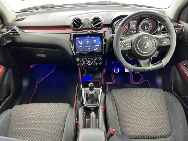 スズキ スイフト スポーツ 大阪府 2022(令4)年 2.8万km プレミアムシルバーメタリック ワンオーナー/HKSマフラー/Wedssportアルミホイール(SA99R)/モンスタースポーツ/・シフトノブ/・ウインドウエアロバイザー/・ドアプロテクター/追加レーダー(ASSURA/AR-47LA)/社外ナビ(KENWOOD/MDV-S809L)/・フルセグTV/・Bluetooth/・CD/DVD/・USB接続/・HDMI/衝突軽減システム/追従クルーズコントロール/前後コーナーセンサー/バックカメラ/スペアキー/保証書/取扱説明書/点検記録簿