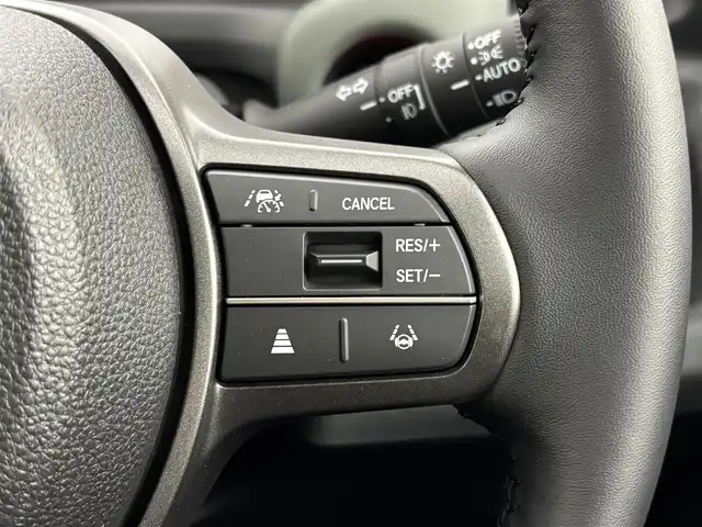 ホンダ フリード ハイブリット e:HEV クロスター 福岡県 2025(令7)年 0.1千km メテオロイドグレーメタリック 登録済未使用車　/純正９型ナビ／フルセグＴＶ／ＢＴ　/両側パワースライドドア　/バックカメラ　/レーダークルーズコントロール　/ＢＳＭ　/衝突軽減被害システム　/レーンキープ　/コーナーセンサー　/シートヒーター