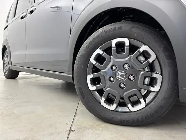 ホンダ フリード ハイブリット e:HEV クロスター 福岡県 2025(令7)年 0.1千km メテオロイドグレーメタリック 登録済未使用車　/純正９型ナビ／フルセグＴＶ／ＢＴ　/両側パワースライドドア　/バックカメラ　/レーダークルーズコントロール　/ＢＳＭ　/衝突軽減被害システム　/レーンキープ　/コーナーセンサー　/シートヒーター