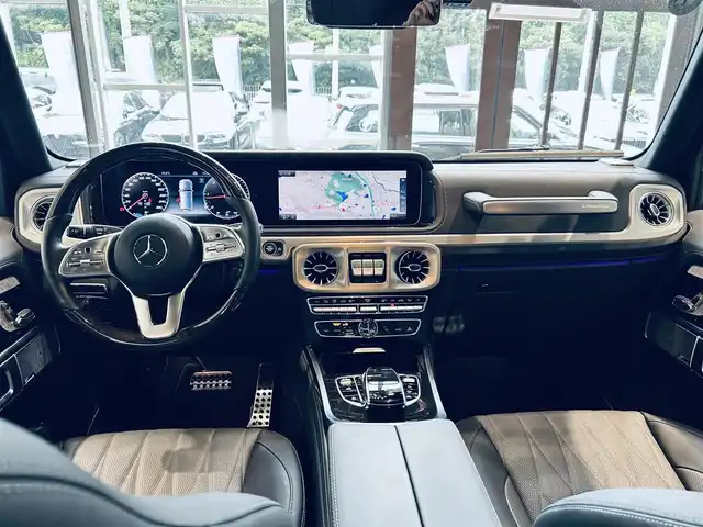 メルセデス・ベンツ ゲレンデヴァーゲン Ｇ４００ｄ マヌファクトゥーアエディション 大阪府 2021(令3)年 1万km 青 AMGライン/ラグジュアリーP/レーダーセーフティP/サンルーフ/Burmeste/1オーナー/ACC/純正ナビ/TV/360度カメラ/applecarplay/純正20インチAW/LEDヘッドライト/アンビエントライト/黒革/メモリ付きパワーシート/エアシートヒーター