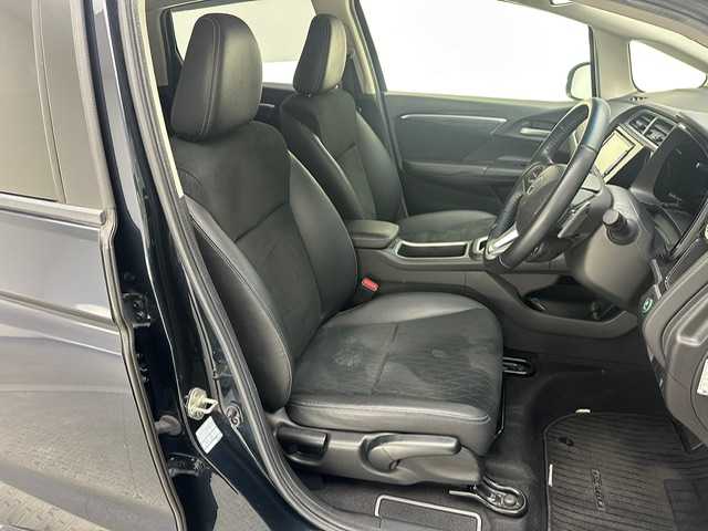 ホンダ シャトル ハイブリッド Z 兵庫県 2015(平27)年 3.2万km ミッドナイトブルービームM 純正SDナビ(CD/DVD/Bluetooth/フルセグ)/バックカメラ/パドルシフト/クルーズコントロール/ハーフレザーシート/シートヒーター/LEDヘッドライト/オートライト/フォグライト/純正16インチアルミホイール/純正フロアマット/ETC