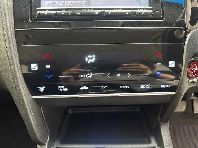 ホンダ シャトル ハイブリッド Z 兵庫県 2015(平27)年 3.2万km ミッドナイトブルービームM 純正SDナビ(CD/DVD/Bluetooth/フルセグ)/バックカメラ/パドルシフト/クルーズコントロール/ハーフレザーシート/シートヒーター/LEDヘッドライト/オートライト/フォグライト/純正16インチアルミホイール/純正フロアマット/ETC