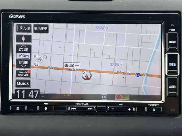 ホンダ フリード G ブラックスタイル 岡山県 2022(令4)年 2.5万km プラチナホワイトパール 登録時走行距離24713km/純正ナビ/フルセグTV(AM/FM/CD/DVD/Bluetooth)/バックカメラ/両側パワースライドドア/ビルトインETC/前後ドライブレコーダー/ホンダセンシング/・衝突軽減ブレーキ/・路外逸脱抑制機能/・アダプティブクルーズコントロール/・車線維持支援システム/・オートマチックハイビーム/横滑り抑制機能/クリアランスソナー/フロントガラス熱線スイッチ/アイドリングストップ/ECONモード/D/N席シートヒーター/純正フロアマット/15インチ純正AW