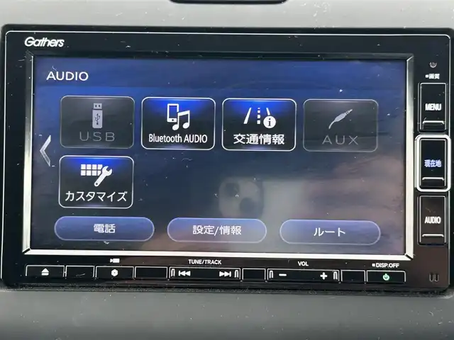 ホンダ フリード G ブラックスタイル 岡山県 2022(令4)年 2.5万km プラチナホワイトパール 登録時走行距離24713km/純正ナビ/フルセグTV(AM/FM/CD/DVD/Bluetooth)/バックカメラ/両側パワースライドドア/ビルトインETC/前後ドライブレコーダー/ホンダセンシング/・衝突軽減ブレーキ/・路外逸脱抑制機能/・アダプティブクルーズコントロール/・車線維持支援システム/・オートマチックハイビーム/横滑り抑制機能/クリアランスソナー/フロントガラス熱線スイッチ/アイドリングストップ/ECONモード/D/N席シートヒーター/純正フロアマット/15インチ純正AW