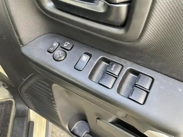 スズキ スペーシア ギア HYBRID XZターボ 青森県 2022(令4)年 7.5万km シフォンアイボリーM ワンオーナー/4WD/ターボ/純正ホイール夏タイヤ装着/社外スタッドレスタイヤ3本車載/メモリナビ/フルセグテレビ/バックカメラ/ドライブレコーダー/アラウンドビューモニター/アイドリングストップ/ウィンカーミラー/クルーズコントロール/ドアバイザー/プッシュスタート/両側パワースライドドア/ETC/運転席助手席シートヒーター/ハンズフリー/純正フロアマット