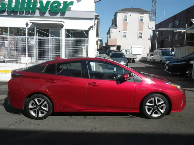 トヨタ プリウス A プレミアム　ツーリングセレ 神奈川県 2015(平27)年 16万km エモーショナルレッド セーフティセンスP/・プリクラッシュセーフティ/・レーンディパチャーアラート/・オートマチックハイビーム/・レーダークルーズコントロール/純正9インチSDナビ　フルセグTV/（DVD再生可/Bluetooth/SD/SD録音可）/バックカメラ/クリアランスソナー/黒革シート/パワーシート/前席シートヒーター/ブラインドスポットモニタリング/LEDヘッドランプ/LEDフォグランプ/ビルトインETC（DSRC）/スマートキーx2/AC100V電源/点検記録（全てトヨタディーラーで実施）/　28/12  30/3  30/11  R1/11/ R2/11  R3/12  R4/11/R5/11  R6/11  R7/11