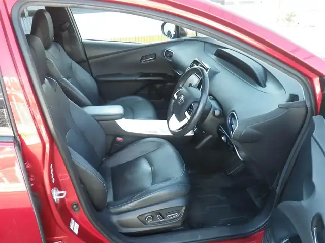 トヨタ プリウス A プレミアム　ツーリングセレ 神奈川県 2015(平27)年 16万km エモーショナルレッド セーフティセンスP/・プリクラッシュセーフティ/・レーンディパチャーアラート/・オートマチックハイビーム/・レーダークルーズコントロール/純正9インチSDナビ　フルセグTV/（DVD再生可/Bluetooth/SD/SD録音可）/バックカメラ/クリアランスソナー/黒革シート/パワーシート/前席シートヒーター/ブラインドスポットモニタリング/LEDヘッドランプ/LEDフォグランプ/ビルトインETC（DSRC）/スマートキーx2/AC100V電源/点検記録（全てトヨタディーラーで実施）/　28/12  30/3  30/11  R1/11/ R2/11  R3/12  R4/11/R5/11  R6/11  R7/11