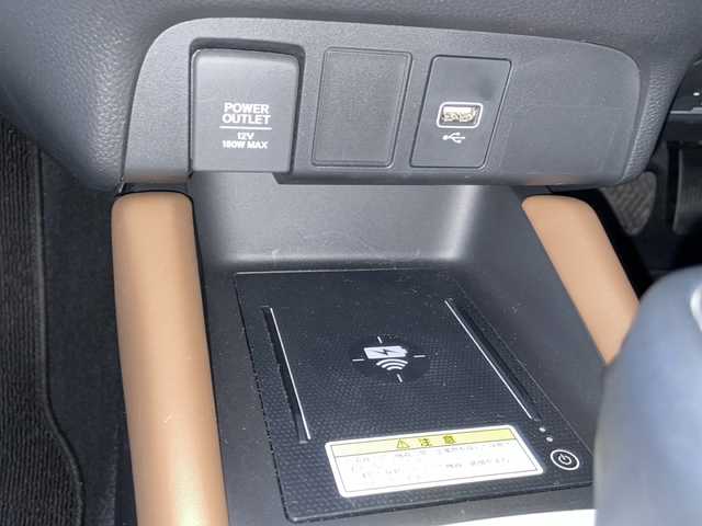 ホンダ フィット e:HEVリュクス 新潟県 2020(令2)年 2.4万km プレミアムグラマラスブロンズP 純正9インチナビ/バックカメラ/置くだけ充電/Blueooth/USB/プッシュスタート/スマートキー/ETC/ホンダエセンシング/シートヒーター/LEDヘッドライト/ハーフレザー/前後ドラレコ/純正フロアマット/純正アルミホイール