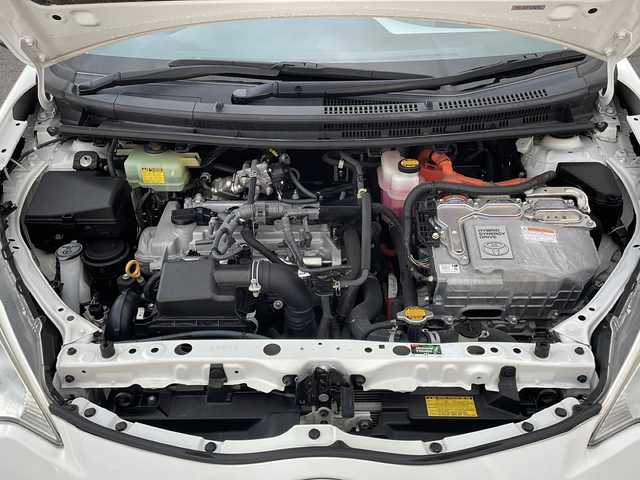 トヨタ アクア S 山口県 2013(平25)年 6.4万km スーパーホワイトⅡ 社外SDナビ　【AVN-Z03iW】/・Bluetooth接続/・DVD再生機能有/・フルセグTV/・AM/FM/・DS/ETC/純正フロアマット/スマートキー/プッシュスタート/ドアバイザー/ウィンカーミラー/取扱説明書