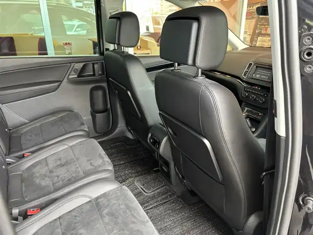 フォルクスワーゲン シャラン TDI ハイライン 宮城県 2020(令2)年 5万km ディープブラックパールエフェクト アダプティブクルーズコントロール/レーンキープアシスト/ブラインドスポットアシスト/純正メモリナビ/バックカメラ/CD/DVD再生/Bluetooth機能/ハーフレザー/シートヒーター/ステアリングスイッチ/パドルシフト/アイドリングストップ/キセノンヘッドライト/オートライト/前後ドライブレコーダー/両側パワースライドドア/オートホールド/ルーフレール/パワーバックドア/純正17インチAW