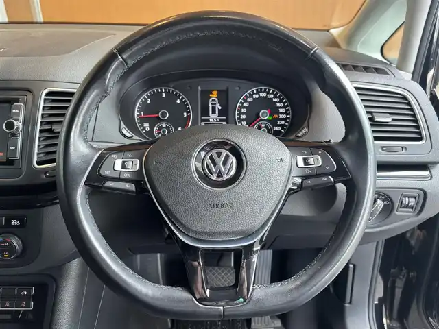 フォルクスワーゲン シャラン TDI ハイライン 宮城県 2020(令2)年 5万km ディープブラックパールエフェクト アダプティブクルーズコントロール/レーンキープアシスト/ブラインドスポットアシスト/純正メモリナビ/バックカメラ/CD/DVD再生/Bluetooth機能/ハーフレザー/シートヒーター/ステアリングスイッチ/パドルシフト/アイドリングストップ/キセノンヘッドライト/オートライト/前後ドライブレコーダー/両側パワースライドドア/オートホールド/ルーフレール/パワーバックドア/純正17インチAW